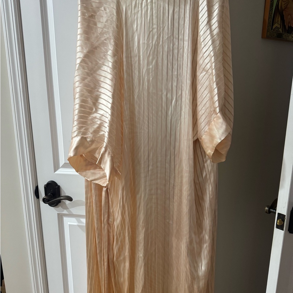 Pure Silk Robe Made in USA Soft Pink and Cream OS but fits like M /L